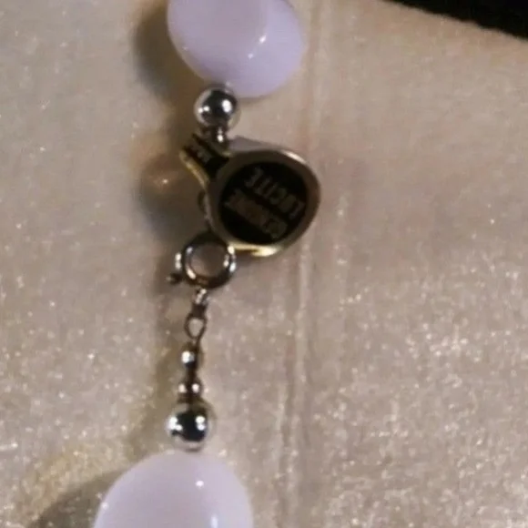 NEW. Classy Beautiful Bright White 100% Lucite Bead Necklace Matching Bracelet - Picture 5 of 7